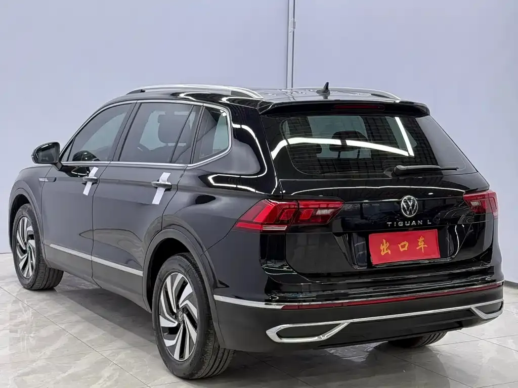Volkswagen Tiguan L — фото 8