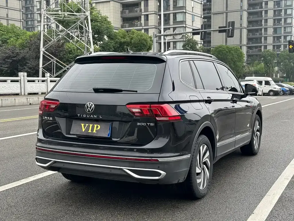 Volkswagen Tiguan L — фото 3