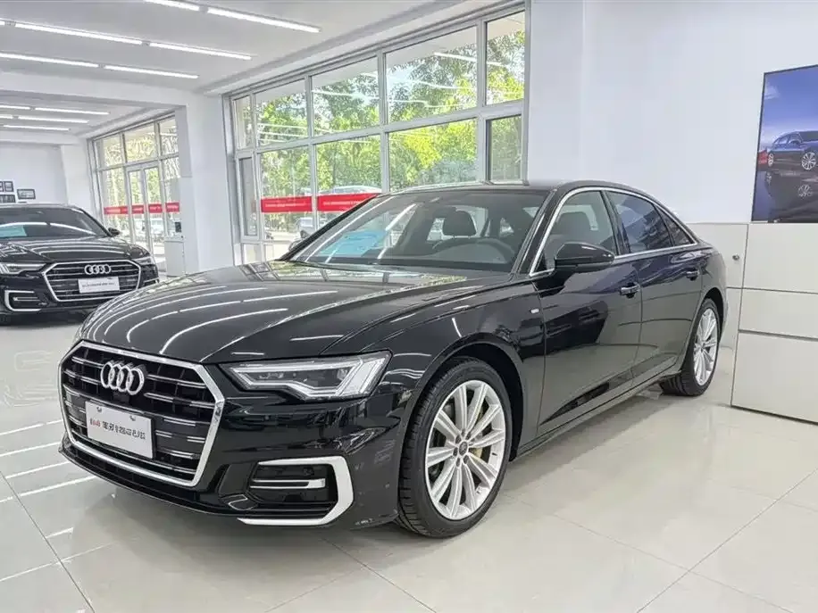 Audi A6L — фото 1