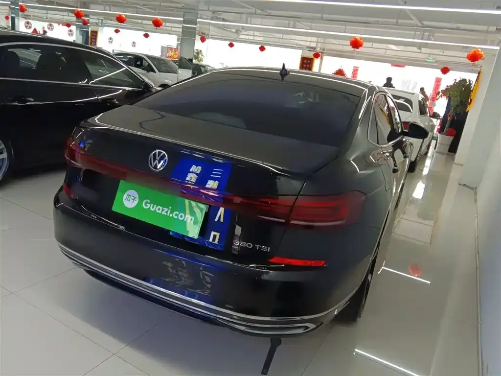 Volkswagen Passat — фото 10