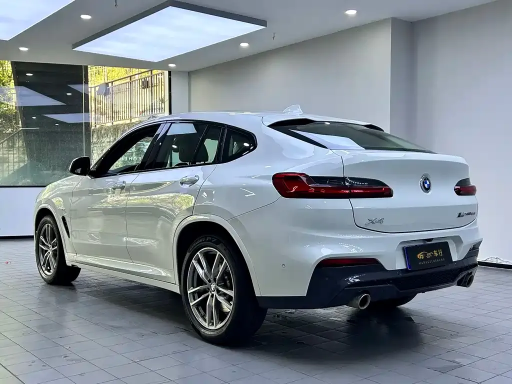 BMW X4 — фото 7