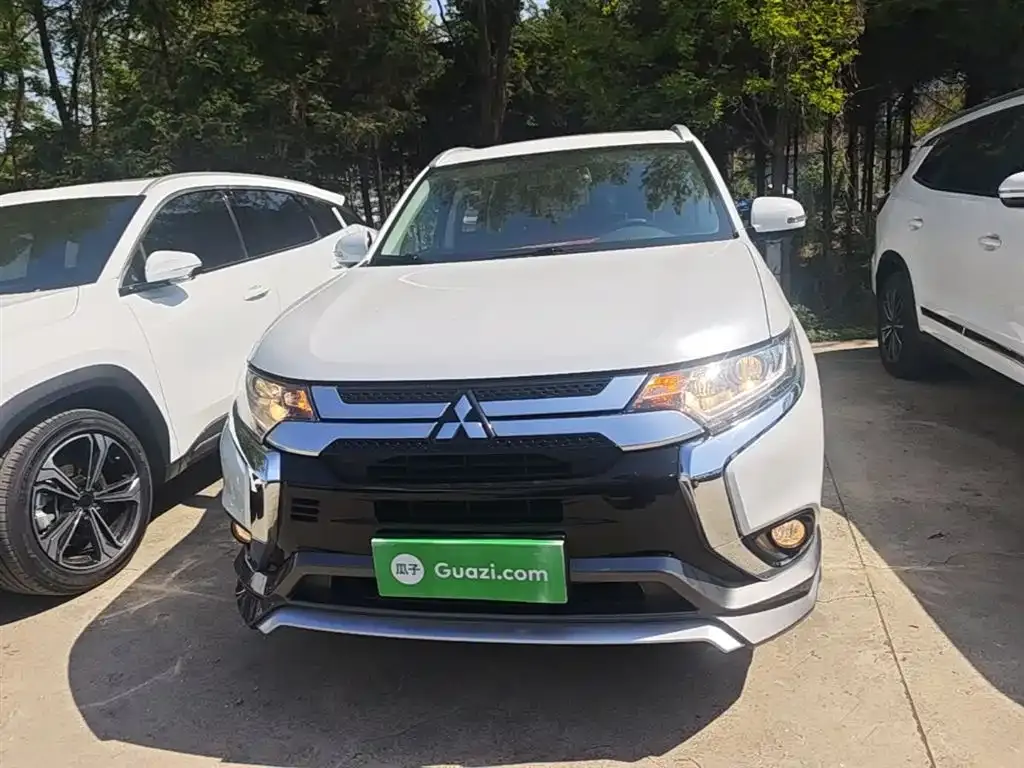 Mitsubishi Outlander — фото 3