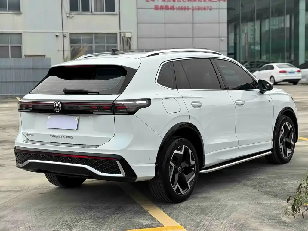 Volkswagen Tiguan L — фото 6