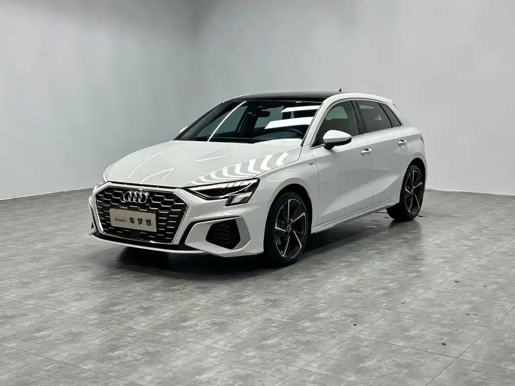 Audi A3 — фото 1