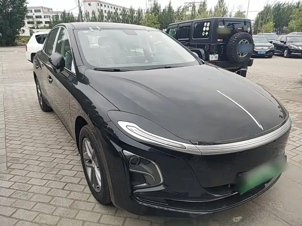 Hongqi E-QM5 — фото 10