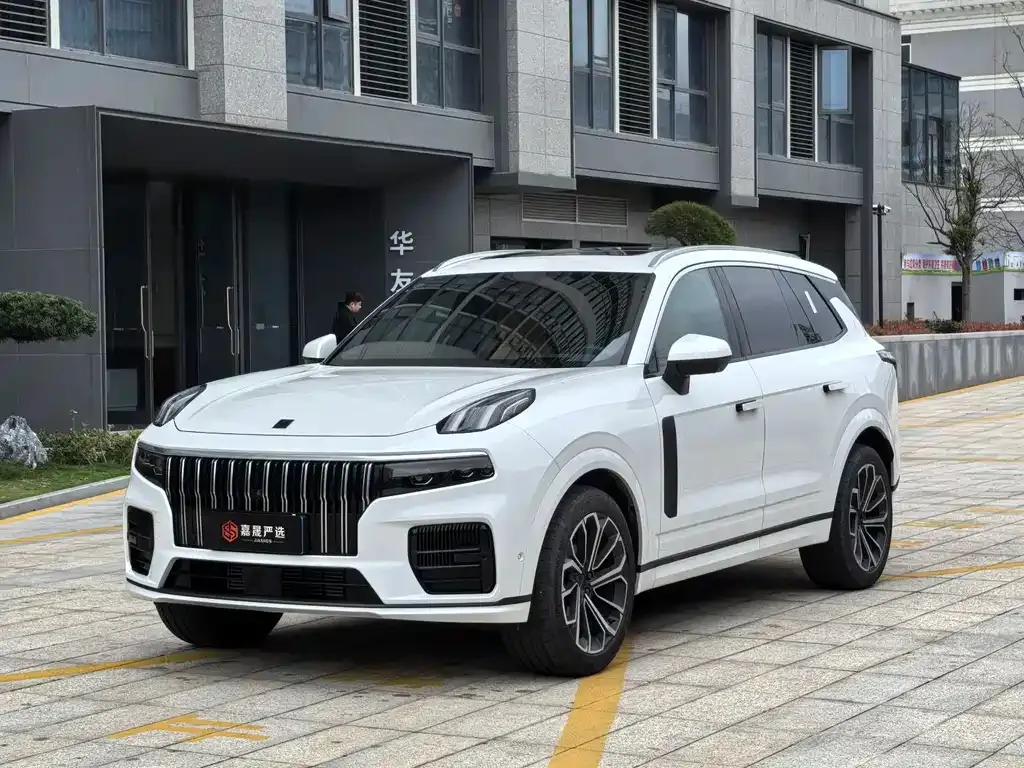 Lynk & Co 09