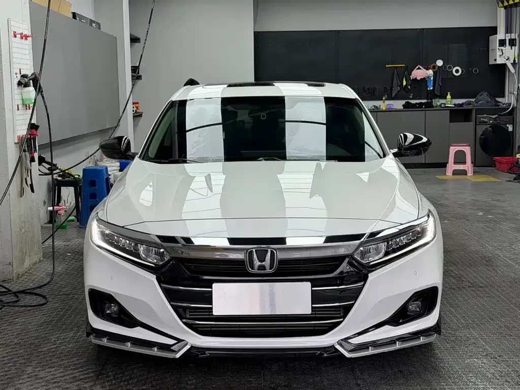 Honda Accord — фото 8