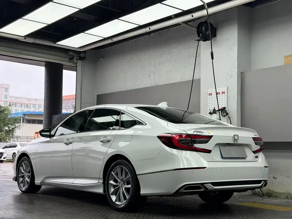 Honda Accord — фото 5