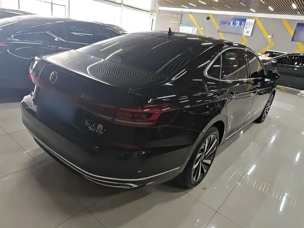 Volkswagen Passat — фото 4