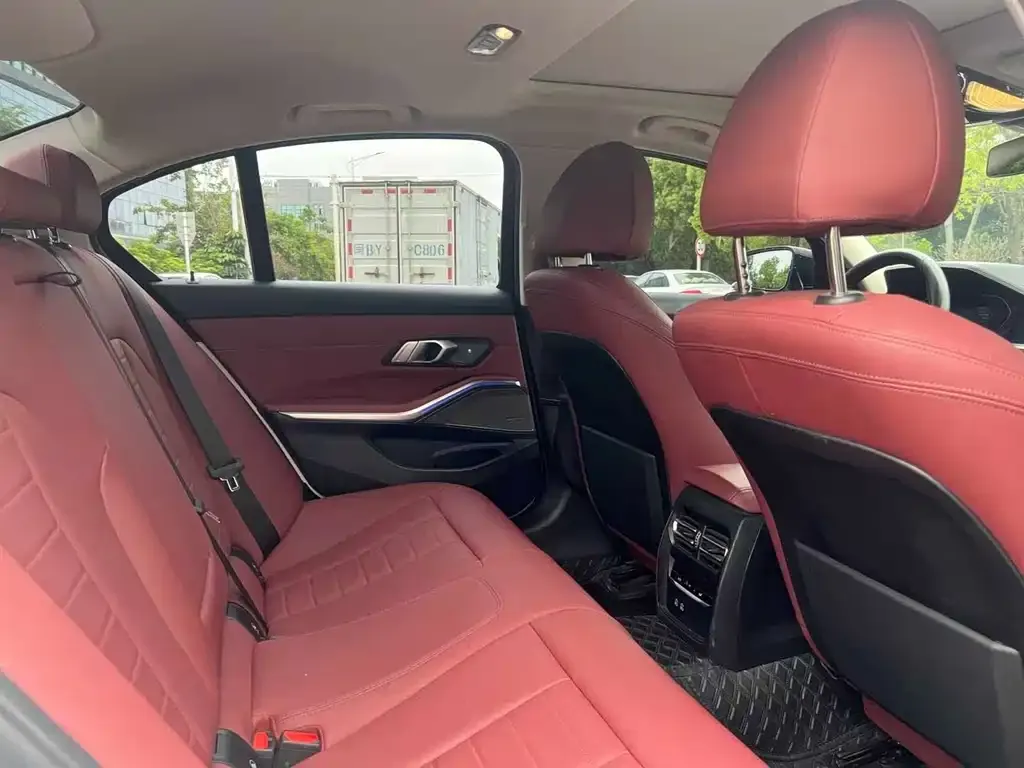 BMW 3 Series 2021 из CN, фото 3