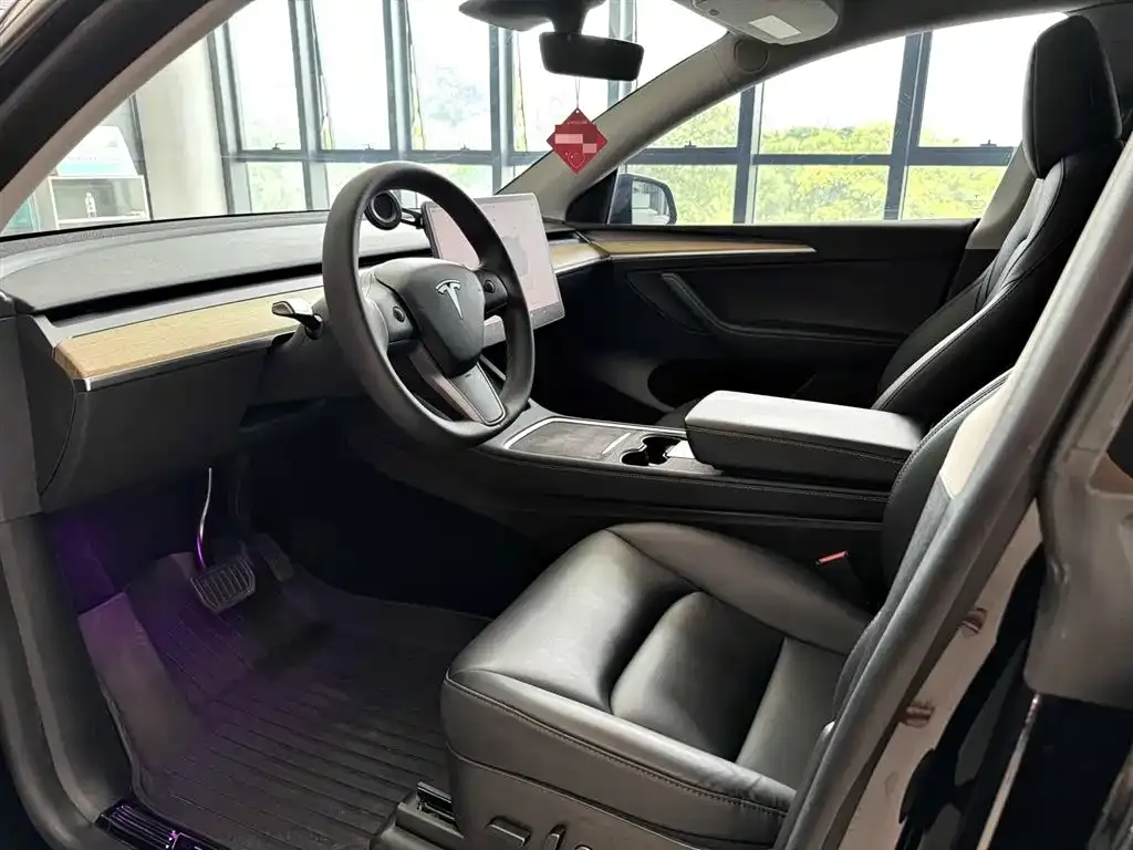 Tesla Model Y — фото 4