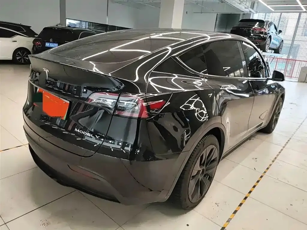 Tesla Model Y — фото 5
