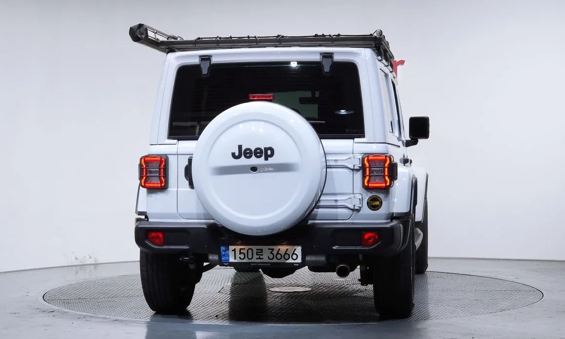 Jeep Wrangler 2021 из KR, фото 2