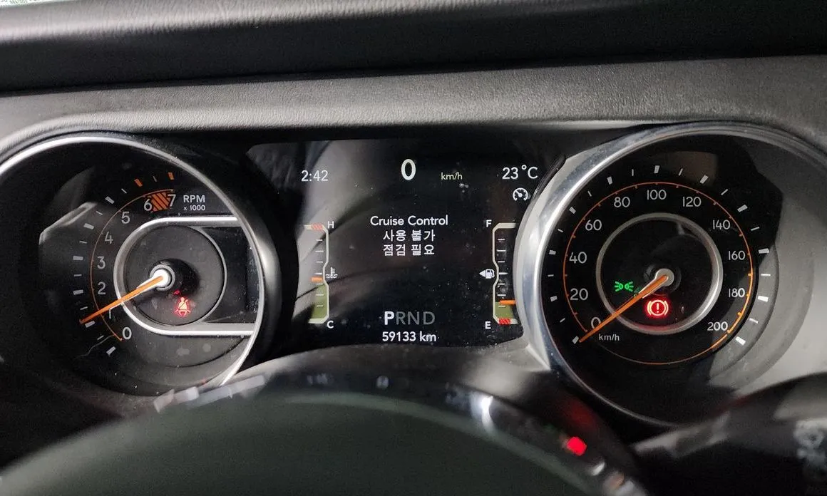 Jeep Wrangler 2021 из KR, фото 9