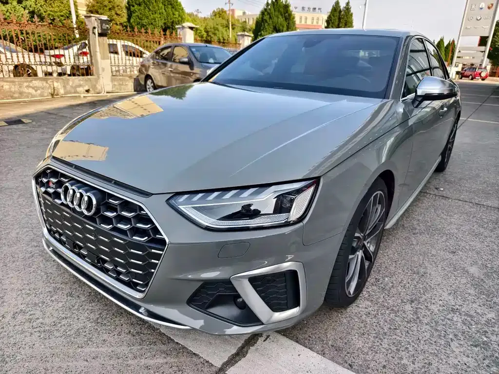 Audi S4 — фото 1
