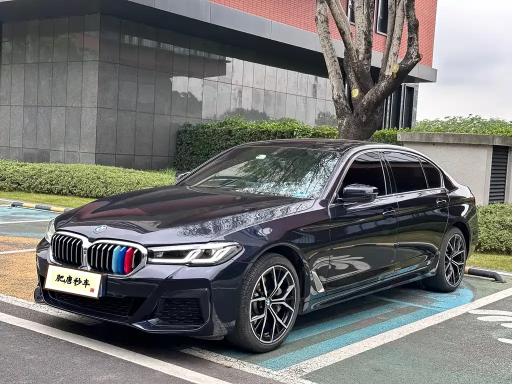 BMW 5 Series — фото 1