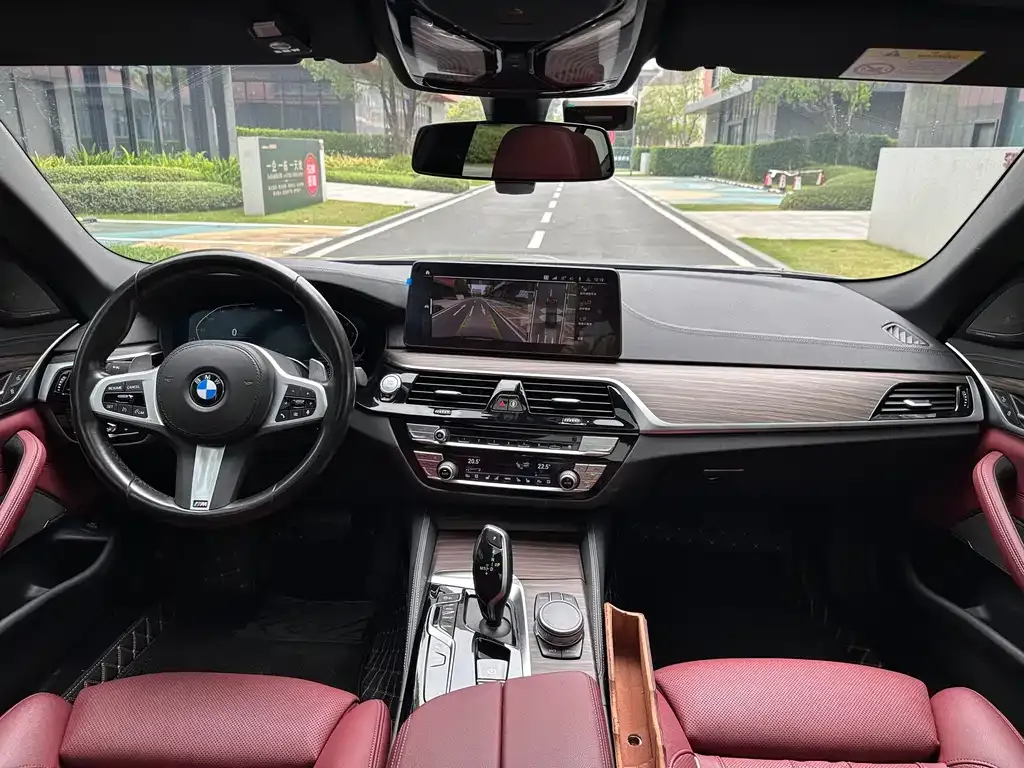BMW 5 Series — фото 2