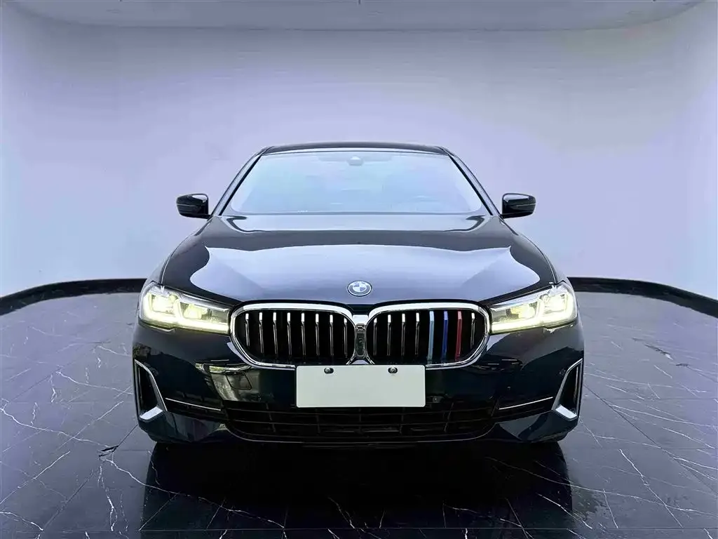 BMW 5 Series — фото 5