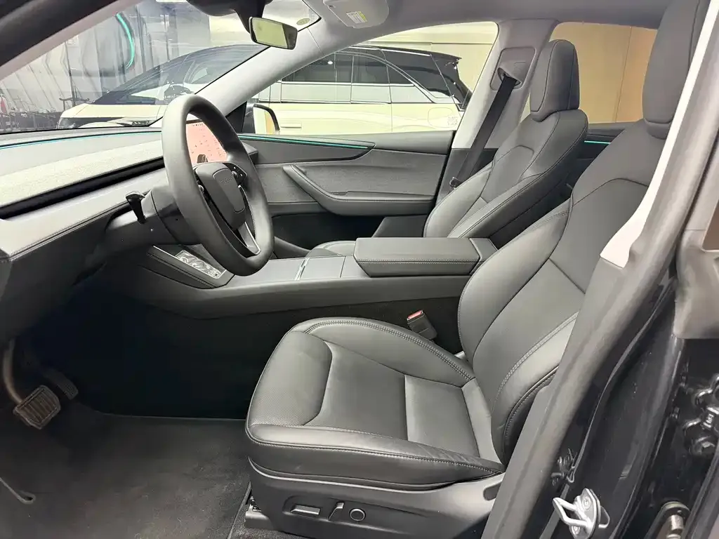 Tesla Model Y — фото 5