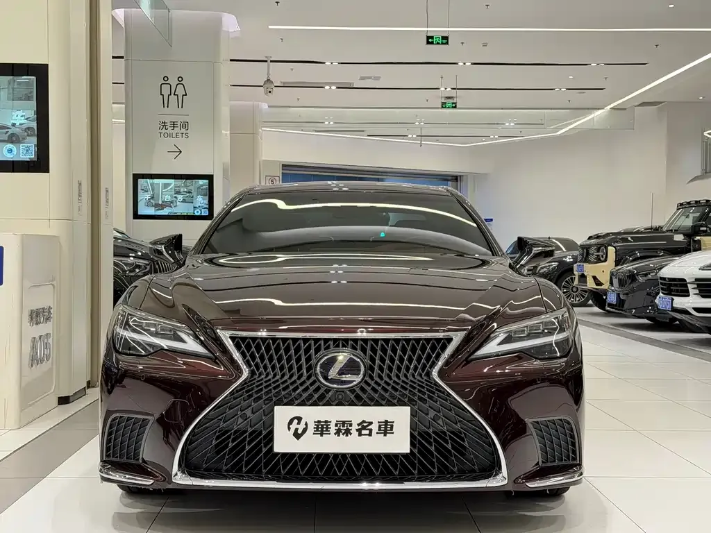 Lexus LS — фото 10