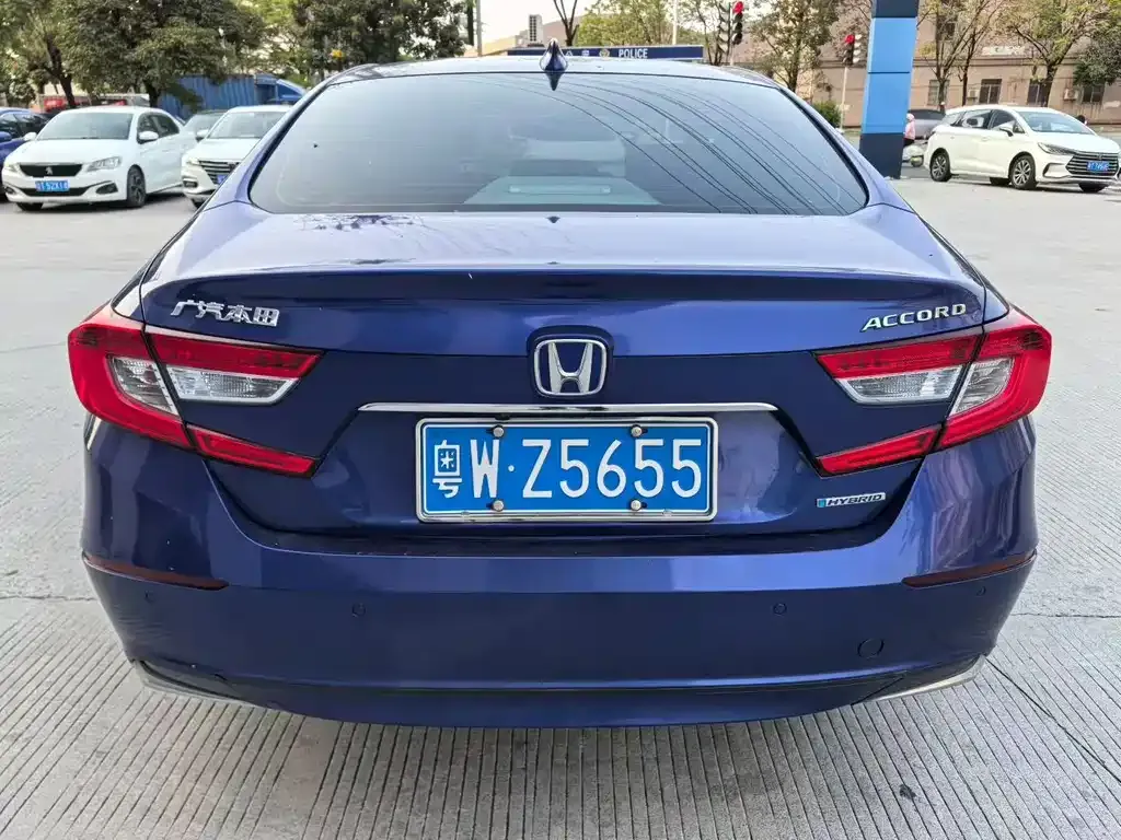 Honda Accord — фото 8