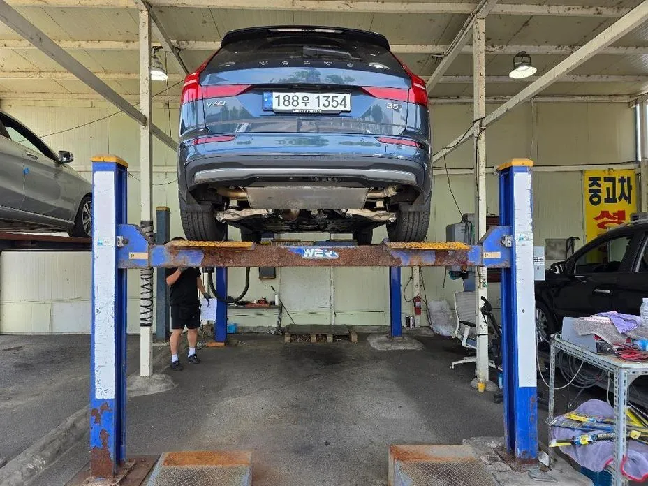 Volvo V60 2025 из KR, фото 2