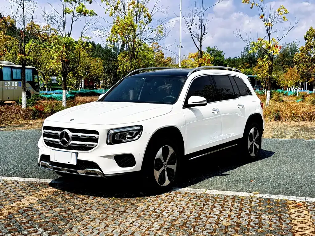 Mercedes-Benz GLB — фото 9