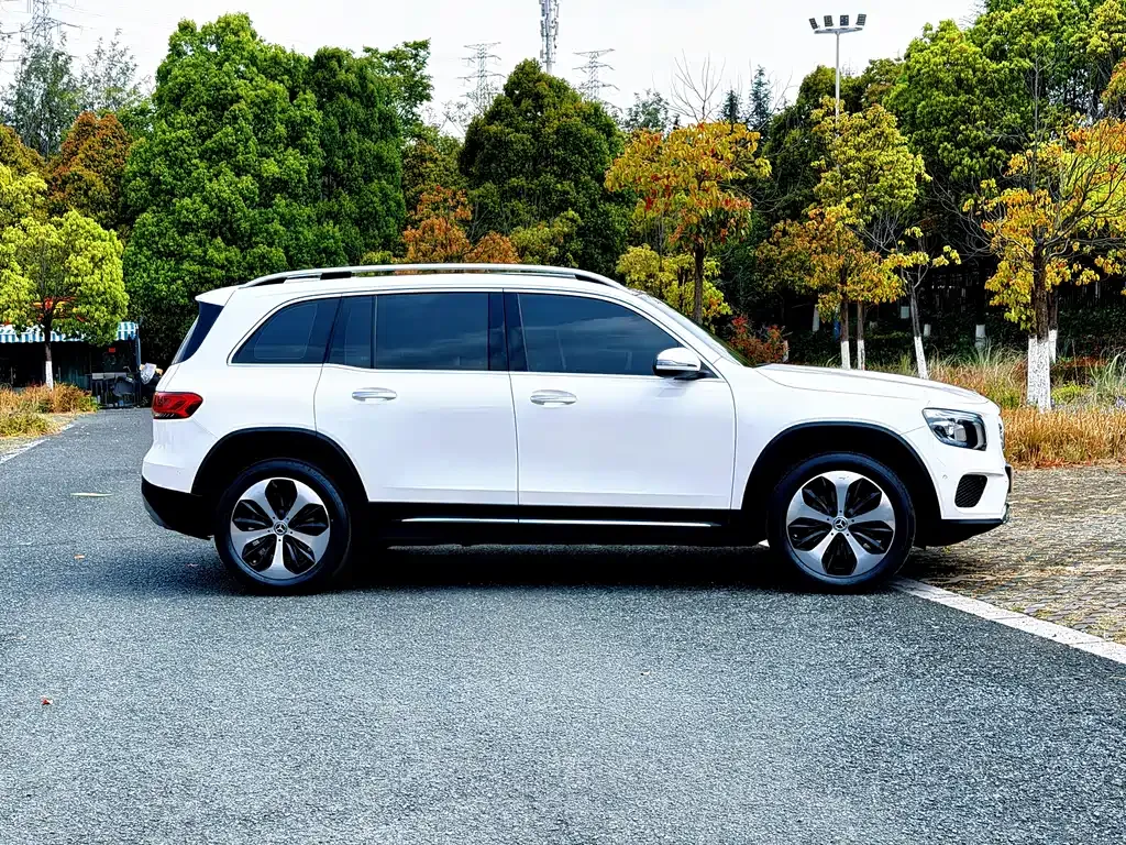 Mercedes-Benz GLB — фото 10