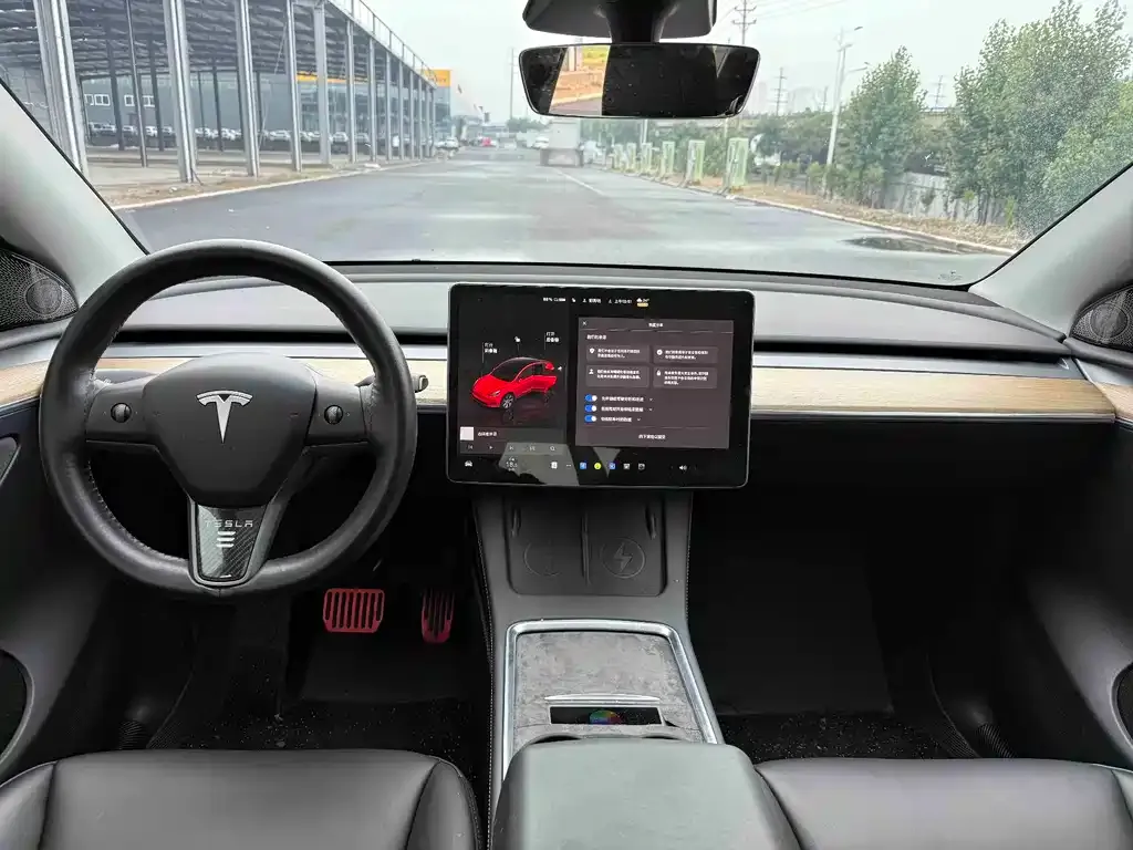 Tesla Model Y — фото 3