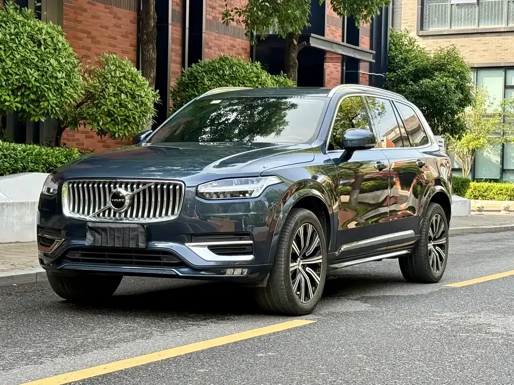 Volvo XC90 — фото 1