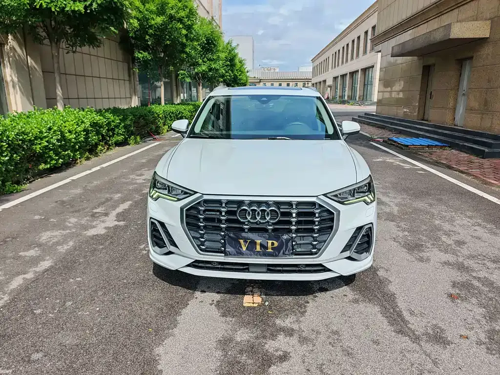 Audi Q3 — фото 10