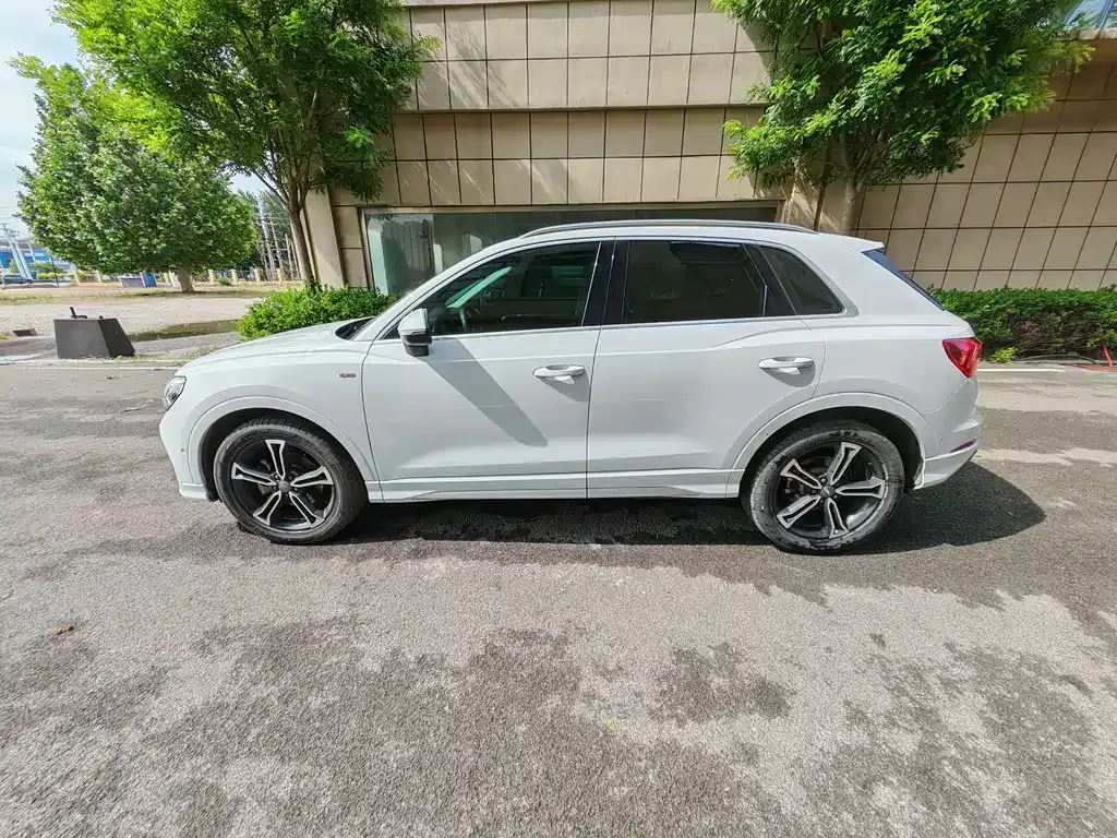 Audi Q3 — фото 9