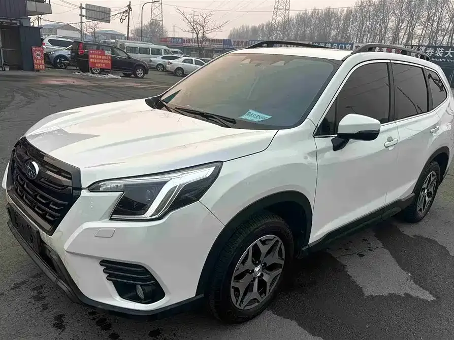 Subaru Forester — фото 1