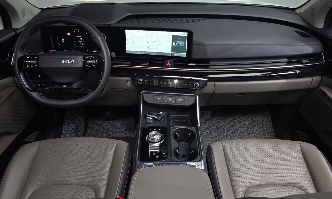 Kia Carnival — фото 10