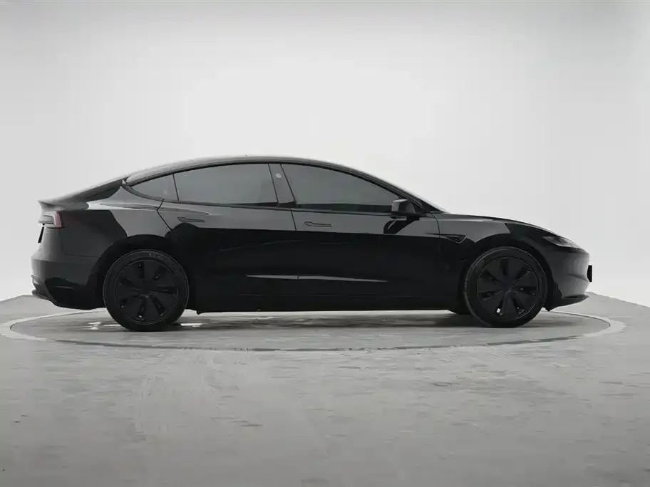 Tesla Model 3 — фото 2