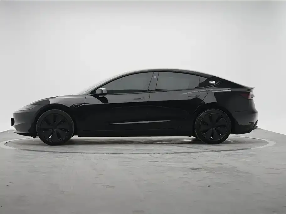 Tesla Model 3 — фото 4