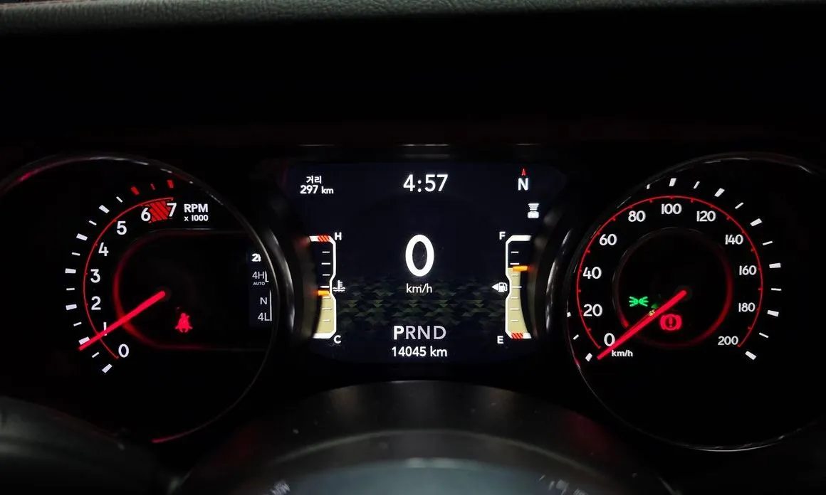 Jeep Wrangler 2021 из KR, фото 2