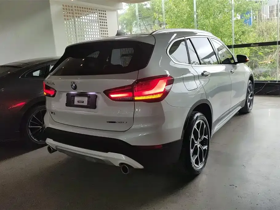 BMW X1 — фото 5
