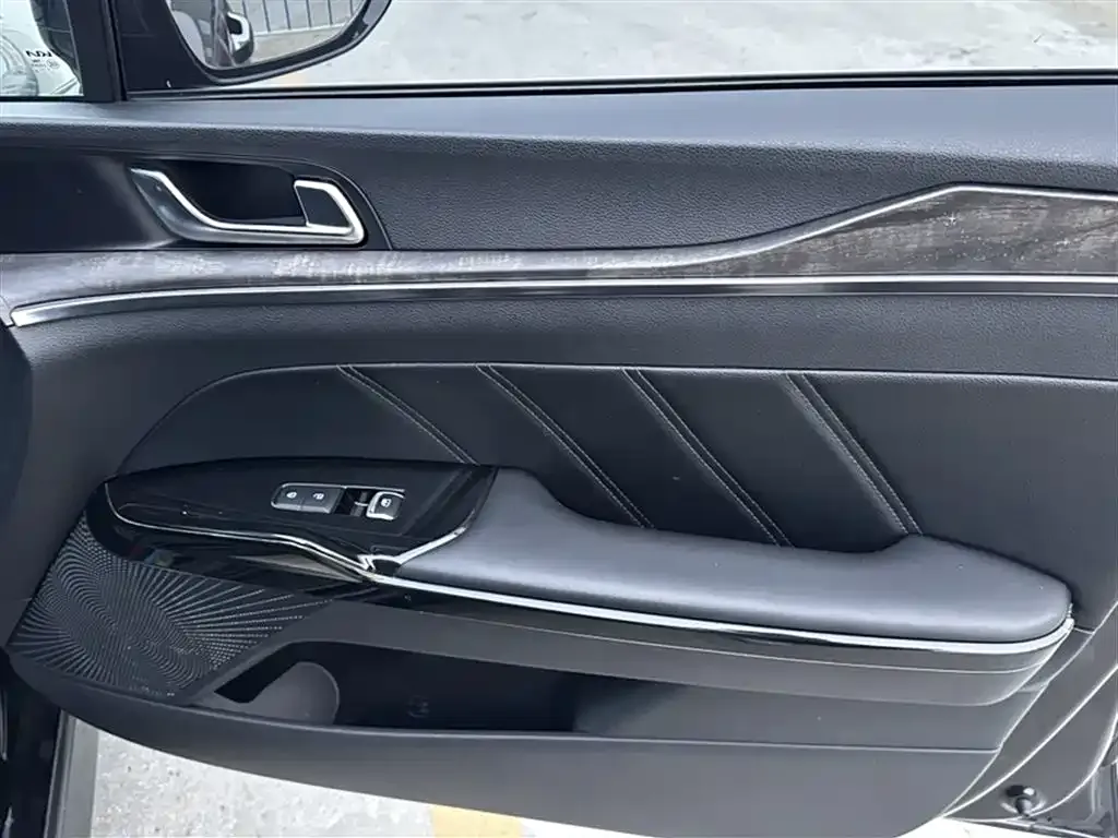 Kia K5 — фото 10