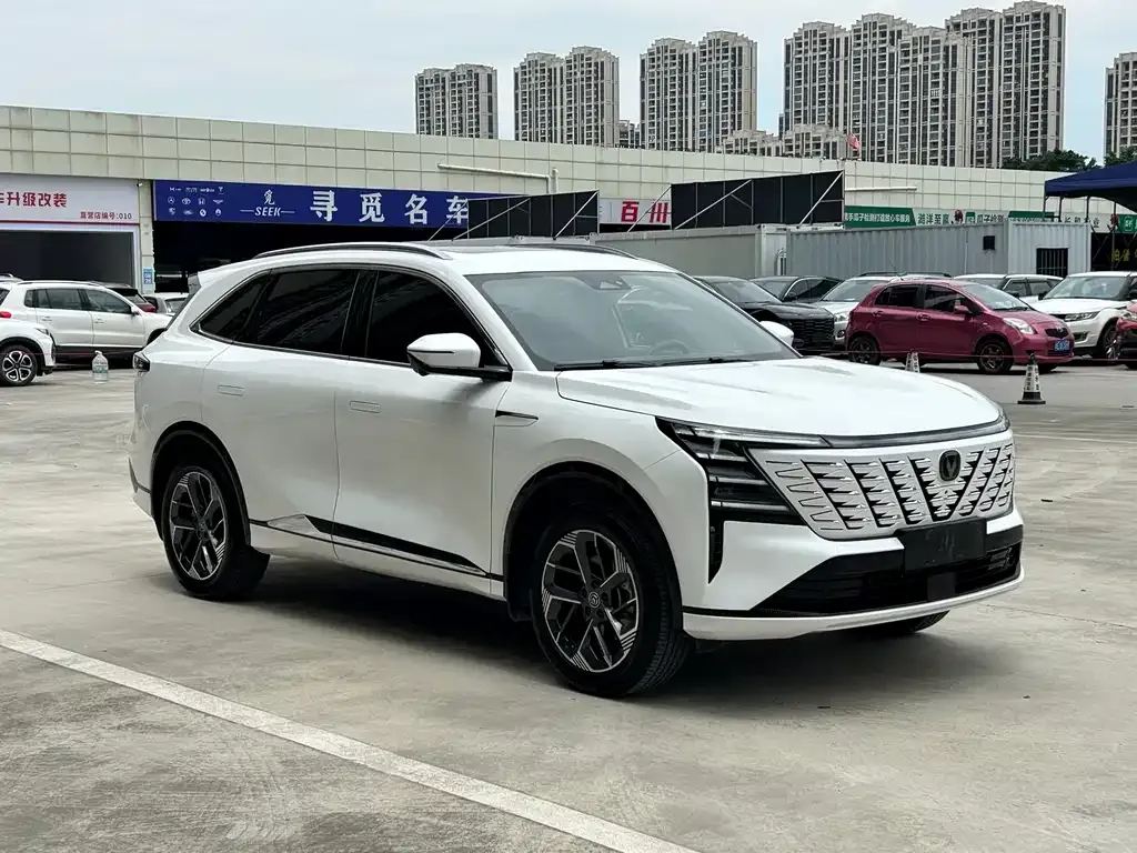 Changan CS75PLUS — фото 3