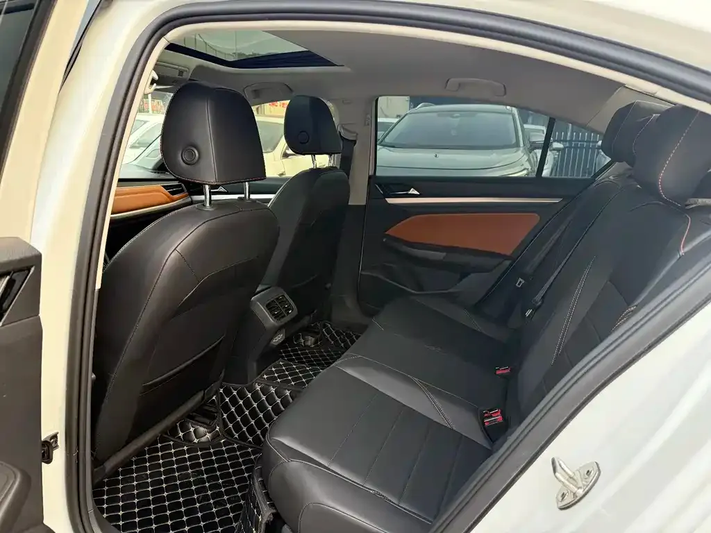 Volkswagen Bora 2023 из CN, фото 5