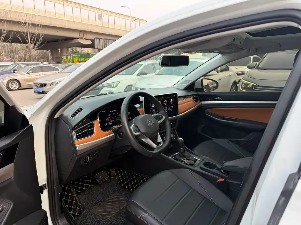 Volkswagen Bora 2023 из CN, фото 6