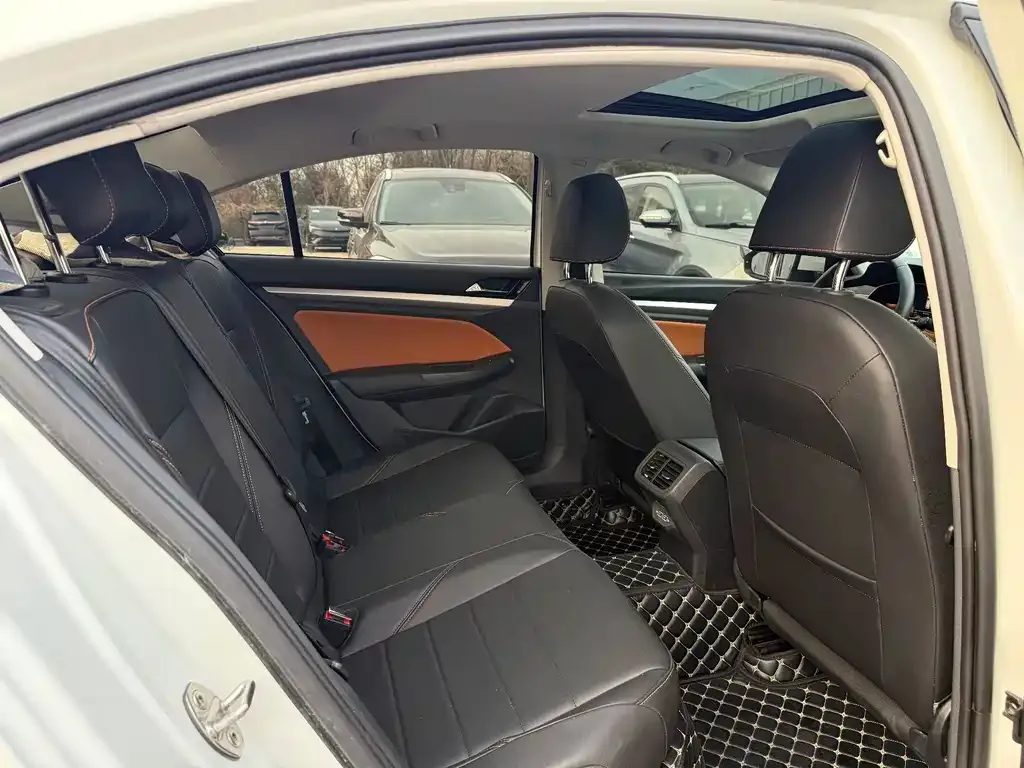 Volkswagen Bora 2023 из CN, фото 7