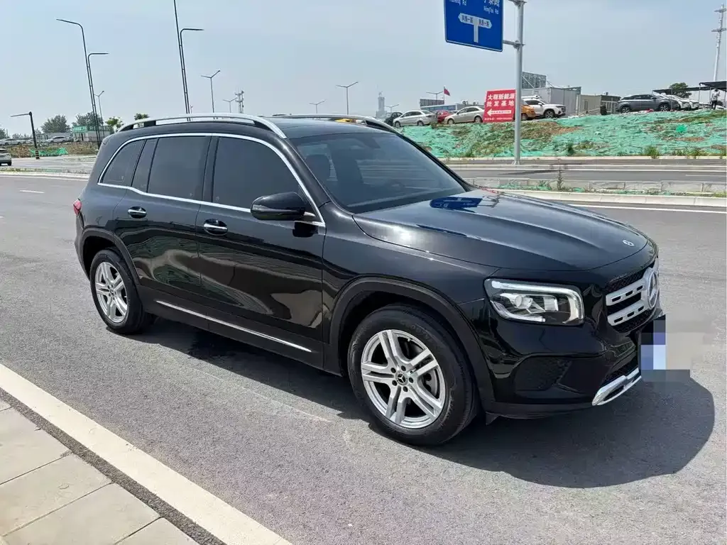 Mercedes-Benz GLB — фото 3
