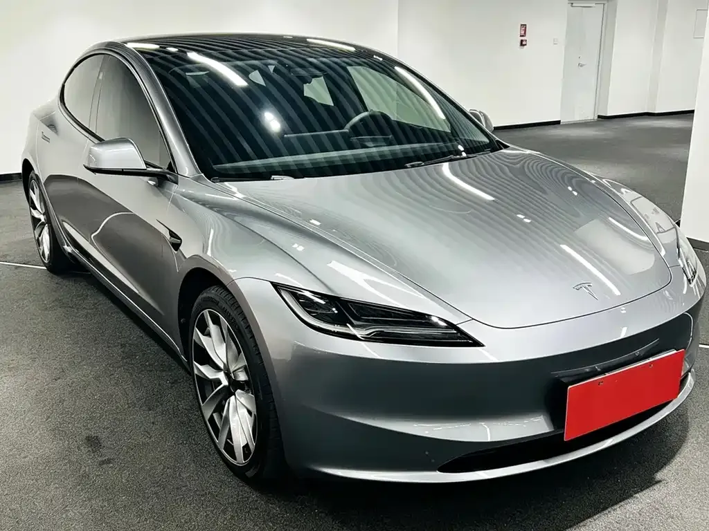 Tesla Model 3 — фото 7