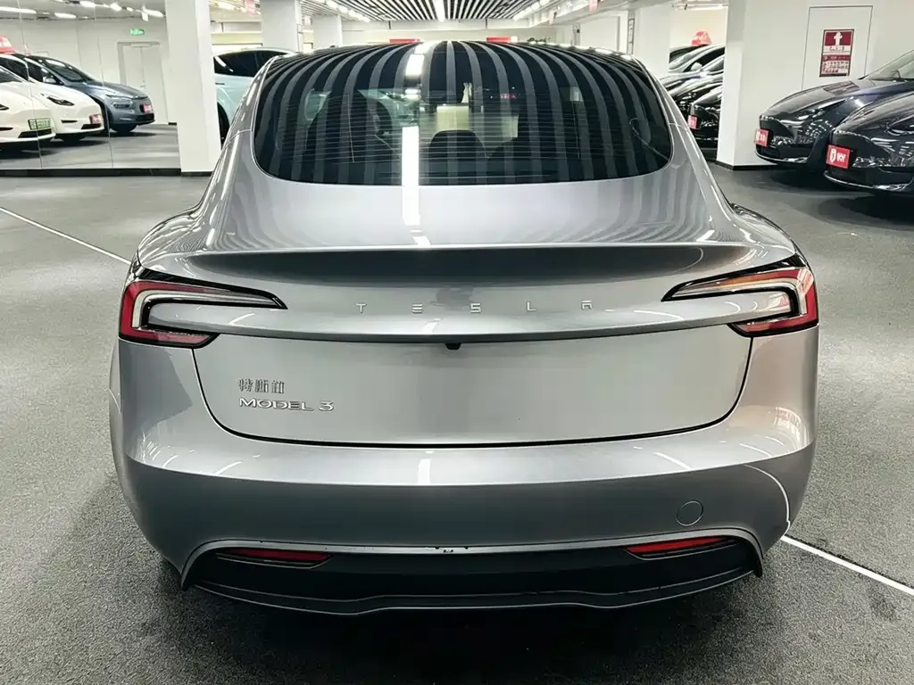 Tesla Model 3 — фото 6