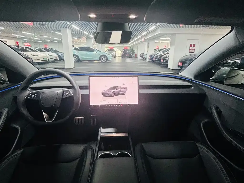 Tesla Model 3 — фото 4