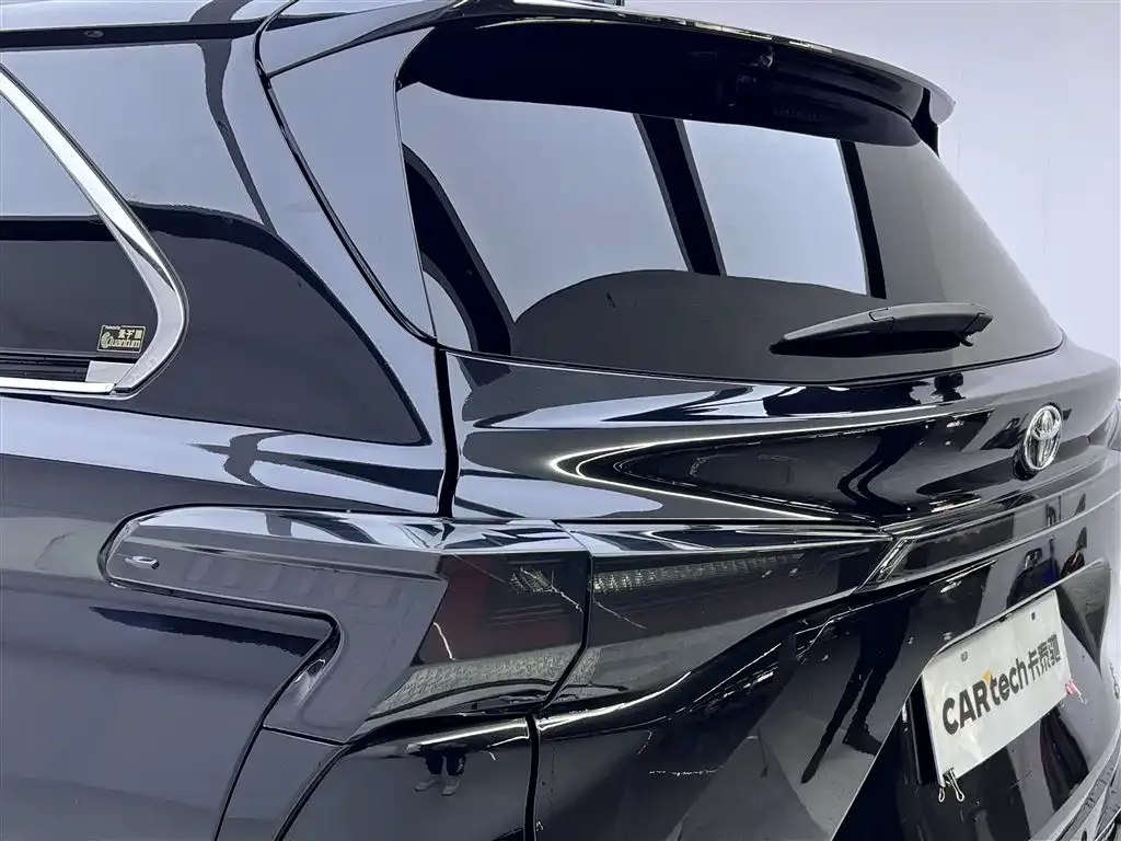 Toyota Sienna — фото 10