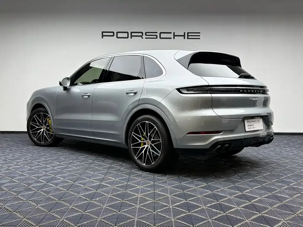 Porsche Cayenne — фото 10