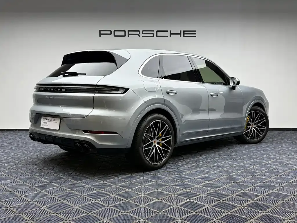 Porsche Cayenne — фото 7